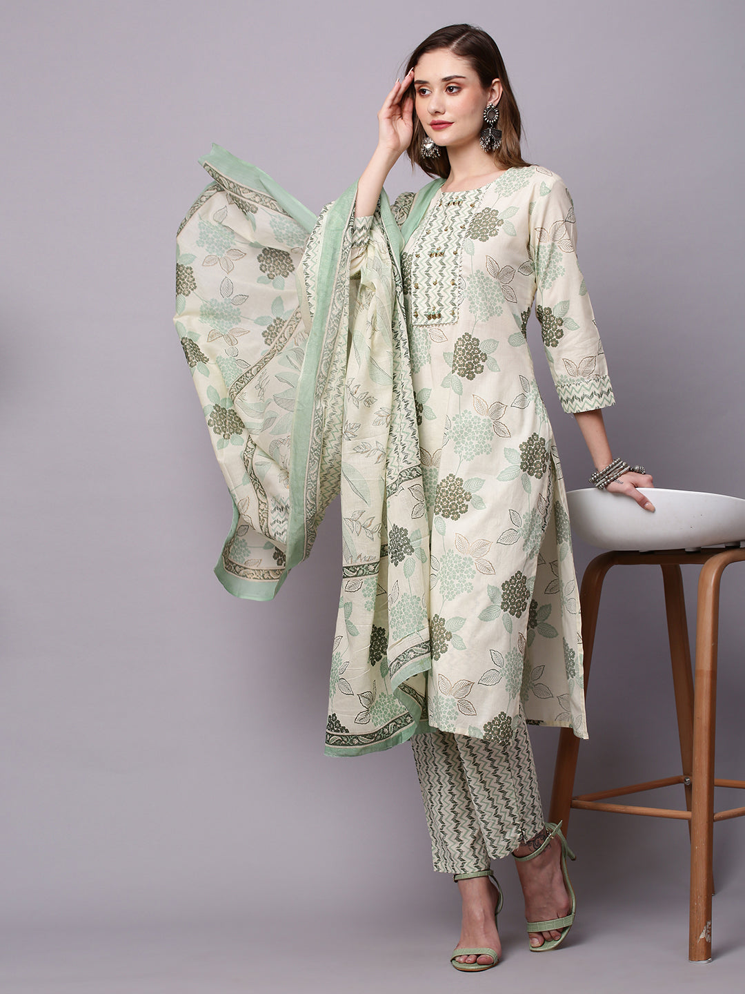 Floral Printed Regular Beads and Stones Pure Cotton Kurta & Trousers With Dupatta