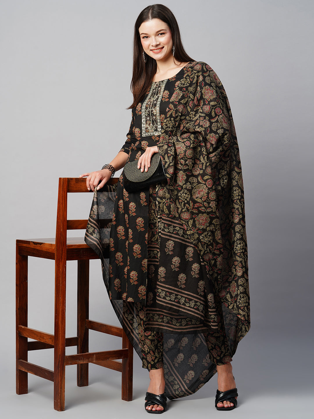 Floral Printed Embroidered Thread Work Pure Cotton Kurta & Trousers With Dupatta