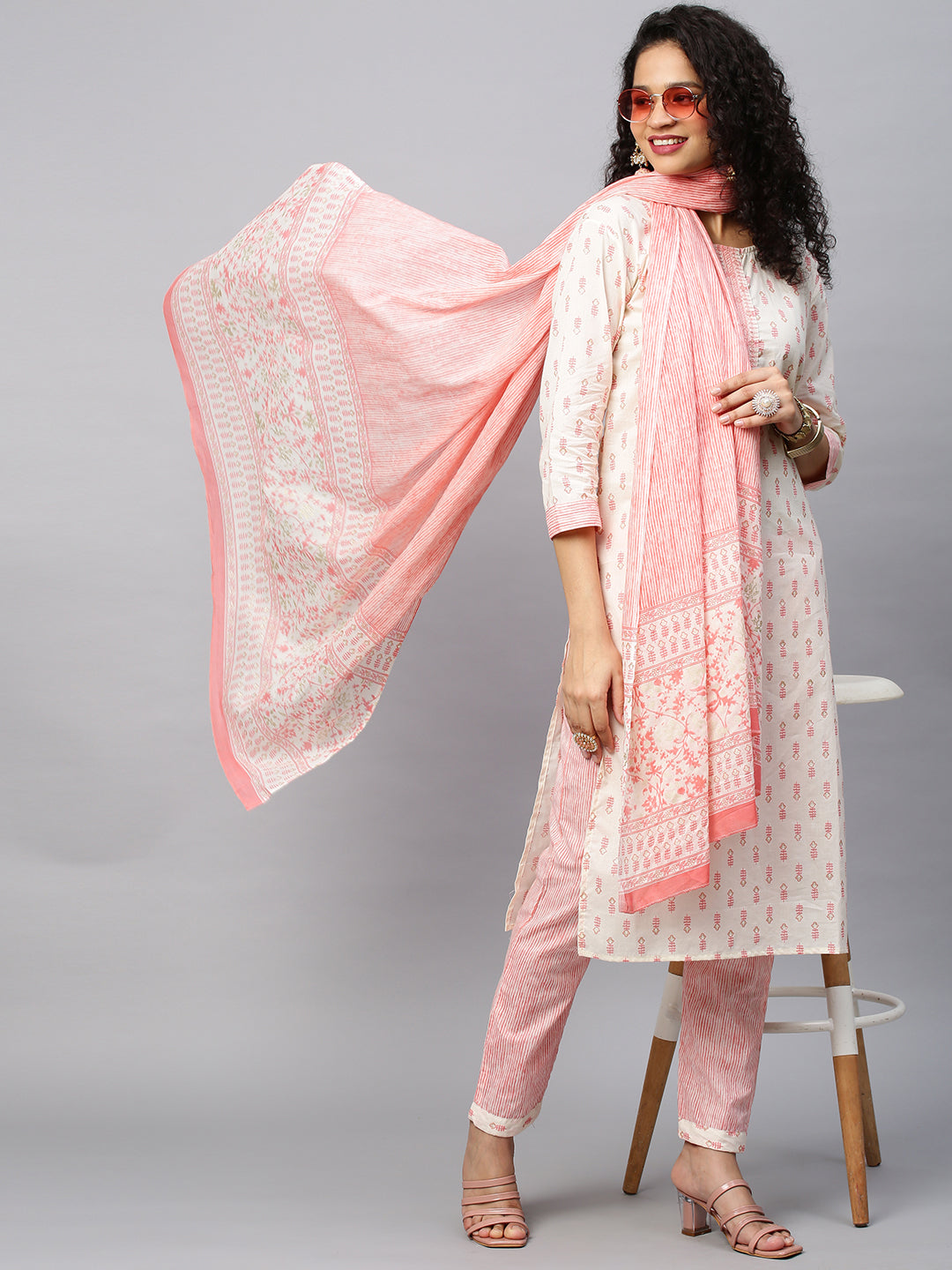 Women Floral Printed Pure Cotton Kurta with Trousers & Dupatta
